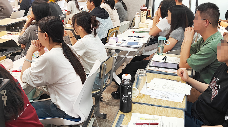 6a5730427aaca.jpg 认真听课.jpg